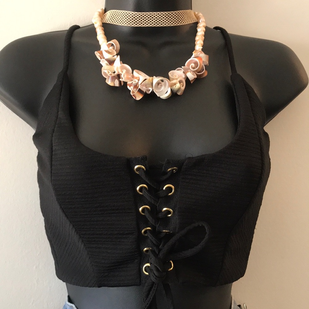 ⚡️Sale ⚡️Black crop top perfect for layering ✨ - Picture 2 of 8